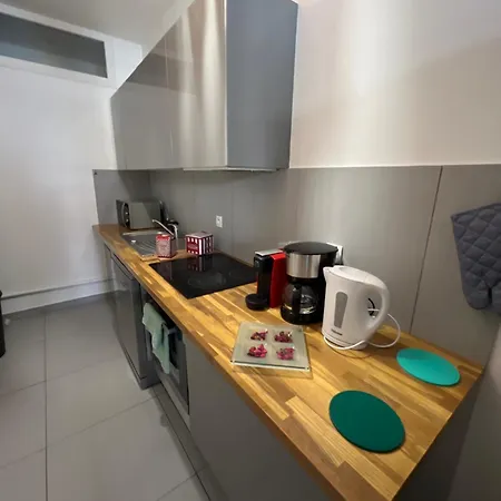 Ideal Groupe Tarif Long Sejour Maison 4chambres 8lits 2salles De Bain 3wc Terrasse Stationnement Gratuit